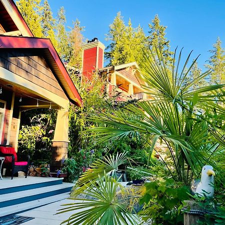 The Tuwanek Hotel And Spa Sechelt Exterior photo